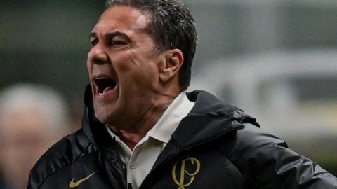 Técnico do Corinthians detona o futebol brasileiro: "Muito mal" - Imagem: reprodução Instagram @tntsportsbr