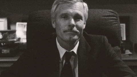 Ted Turner revolucionou a televisão mundial ao fundar a CNN e criar o conceito moderno de jornalismo 24 horas - Imagem: Reprodução