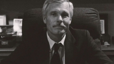 Ted Turner revolucionou a televisão mundial ao fundar a CNN e criar o conceito moderno de jornalismo 24 horas - Imagem: Reprodução