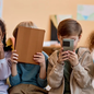 Aplicativos YouTube e YouTube Kids são alvo de cobranças após o crescimento de vídeos infantis produzidos em massa com ferramentas de inteligência artificial - Imagem: Reprodução