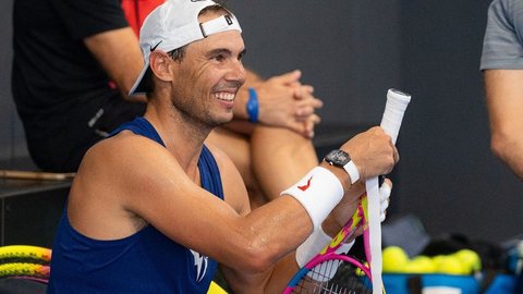 "Têm sido anos difíceis", afirma Rafael Nadal ao anunciar a aposentadoria do tênis - Imagem: Reprodução / Instagram / @rafaelnadal