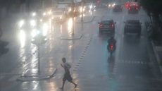 Prefeitura emite alerta para possíveis alagamentos enquanto rajadas de vento atingem até 60 km/h - Imagem: Reprodução / Paulo Pinto / Agência Brasil