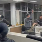 Estudantes ocuparam as portarias dos blocos K e L da administração central da USP em protesto por melhorias na permanência estudantil - Imagem: Reprodução