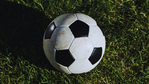 Temporada da Premier League estreia com mudanças em arbitragem - Imagem: Reprodução / Freepik