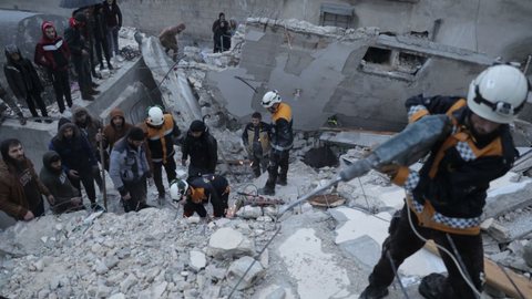 Terremoto na Turquia e na Síria deixa milhares de mortos - Imagem: reprodução Twitter @SyriaCivilDef