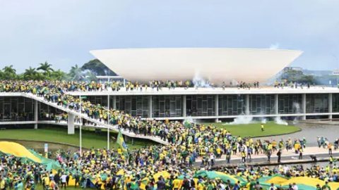 Apoiadores de Jair Bolsonaro (PL) ocuparam prédio do Congresso Nacional, em Brasília - Imagem: reprodução/TV Globo