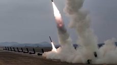 Teste de míssil norte-coreano evidencia avanço tecnológico e reforça tensão geopolítica na Ásia - Imagem: KCNA / REUTERS