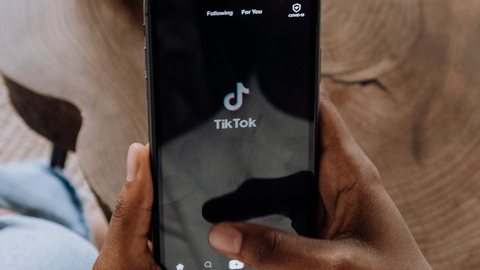 TikTok é o aplicativo mais baixado e de maior receita do mundo - Imagem: Reprodução/Pexels
