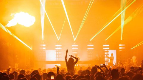 TJSP derruba lei que liberava barulho em shows e eventos em SP - Imagem: Reprodução / Freepik