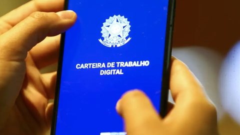 Setores como serviços e indústria se destacam na geração de vagas - Imagem: Reprodução / Marcelo Camargo / Agência Brasil