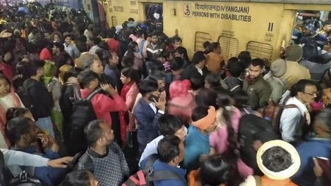 Tragédia em estação de trem na Índia deixa 18 mortos - Imagem: Reprodução / X / @JoaoMendez333