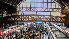 Movimento reduzido em repartições públicas e agências bancárias durante o feriado de Ano Novo em SP - Imagem: Adobe Stock