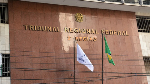 TRF2 entendeu que a Marinha violou direitos relacionados à identidade de gênero de uma militar trans e determinou pagamento de indenização de R$ 30 mil - Imagem: Reprodução