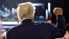 Trump ataca Kamala Harris e imigrantes latinos durante comício em Nova York: "País ocupado" - Imagem: Reprodução / Instagram / @gop
