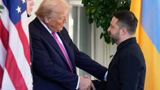 Trump e Zelensky discutem fim da guerra - Imagem: Alex Brandon/AP