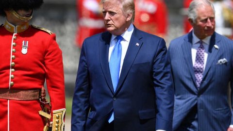 Controvérsias marcam a trajetória do novo papa, que criticou ações do governo Trump - Imagem: Reprodução / X / @MAGAVoice