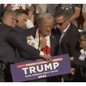 Vídeo mostra exato momento em que Trump é atingido por tiro\u003B veja