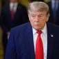 Ao analisar pedido de Justiça gratuita, magistrado catarinense citou Donald Trump como exemplo de que idade avançada não comprova, por si só, falta de condições financeiras. - Imagem: Reprodução / Associated Press