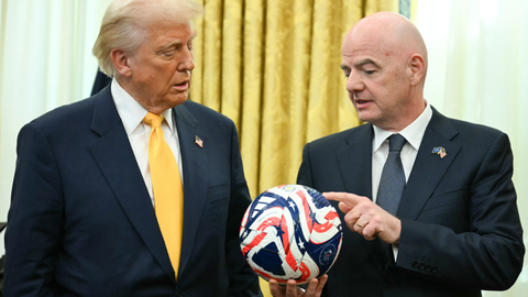 Trump e Infantino: parceria prevista para a final do Mundial, nos EUA - Imagem: Reprodução