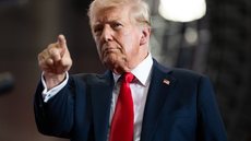 Donald Trump sugere que aliados assumam protagonismo diante da crise no Estreito de Ormuz. - Imagem: Reprodução