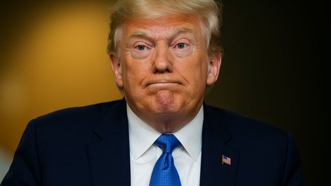Trump quer taxar importações da União Europeia em 50% e diz que bloco "tira vantagem dos EUA" - Imagem: Reprodução/ChatGPT