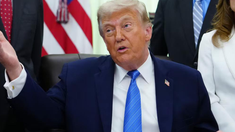 Trump anunciou o cancelamento dos bombardeios contra o Irã e afirmou que as negociações diplomáticas avançaram para um novo estágio - Imagem: Reprodução