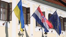 A troca de 146 prisioneiros de guerra foi confirmada por Zelensky e o Ministério da Defesa da Rússia - Imagem: Reprodução / X / @AndrejPlenkovic