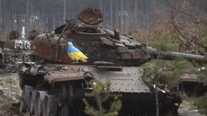 Zelensky elogia proposta de cessar-fogo e destaca a importância de negociações sobre recursos minerais na Ucrânia. - Imagem: Reprodução | X (Twitter) - @AP