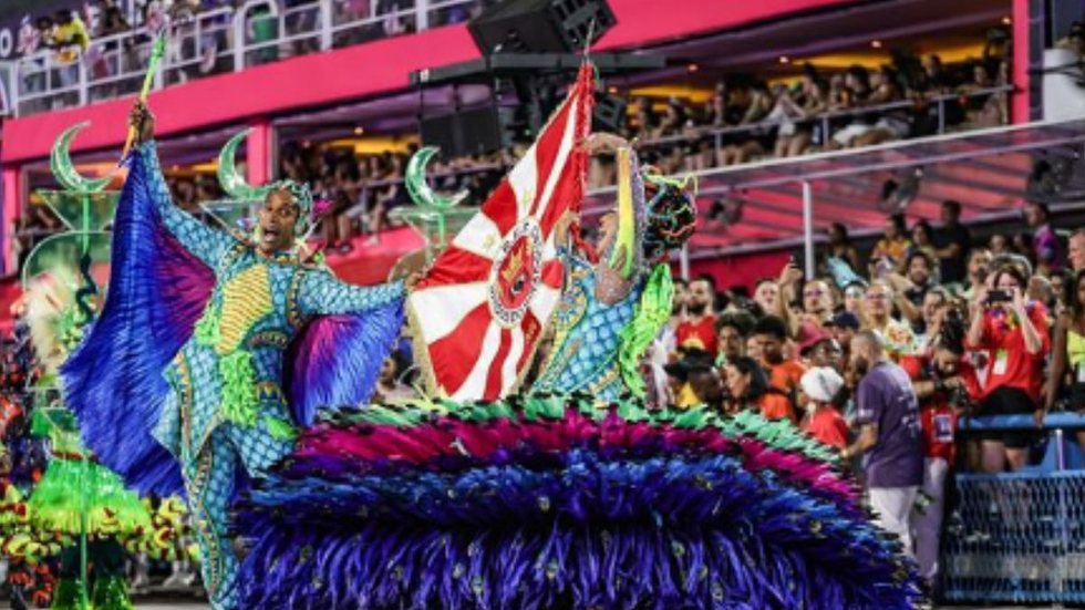 Este é o terceito título da Viradouro no carnaval do RJ; A escola foi campeã em 1997 e 2020 - Imagem: Reprodução/Instagram @unidosdoviradouro
