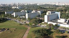 A USP segue como a universidade brasileira mais bem colocada no ranking mundial, mas também registrou queda em relação ao ano anterior. - Imagem: Marcos Santos / USP Imagens