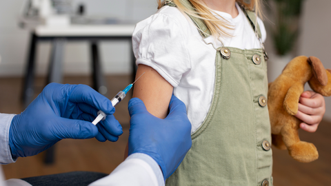 OMS autoriza uso de nova vacina contra a malária em crianças - Imagem: Reprodução Freepik