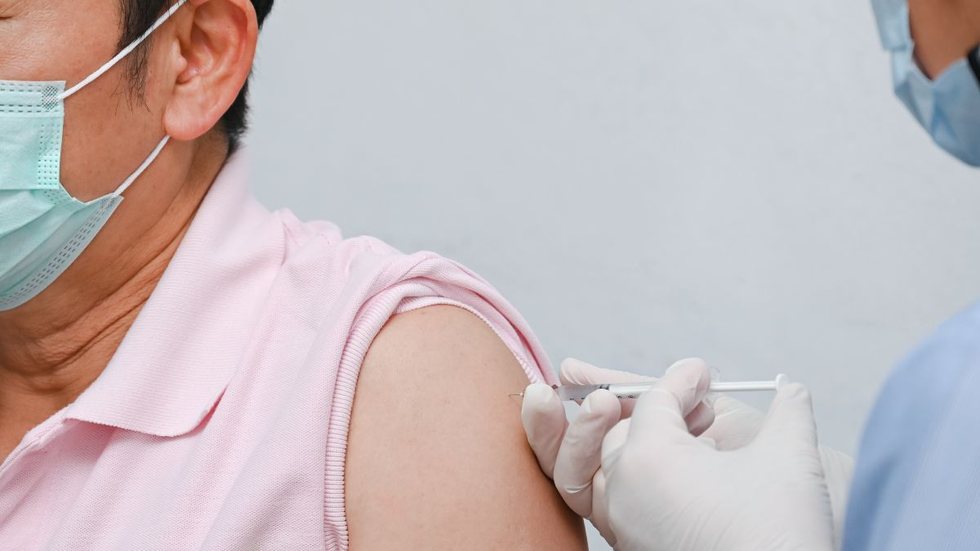 SP prorroga vacinação contra gripe para toda população por tempo indeterminado - Imagem: reprodução Canva