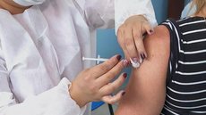 Aplicação da vacina da Covid-19 em Franca, SP, Ribeirão Preto, SP vacinação - Imagem: Reprodução/EPTV