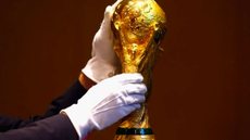 Quanto custa a taça da Copa do Mundo? Conheça a história e curiosidades do troféu - Imagem: reprodução Hypeness