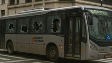 Ataques a ônibus seguem sem controle, causando prejuízos e impactando a rotina dos usuários - Imagem: Reprodução