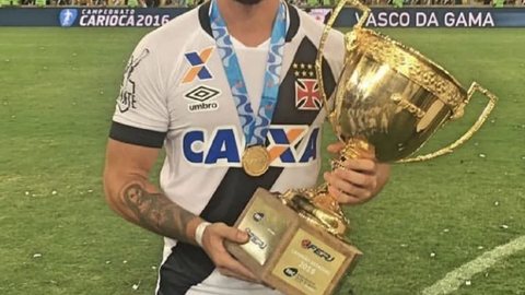URGENTE! Ex-jogador do Vasco morre em grave acidente de carro - Imagem: reprodução