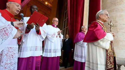 O novo papa Leão XIV será empossado no dia 18, às 10h, na Praça de São Pedro, marcando o início de seu pontificado - Imagem: Getty Images