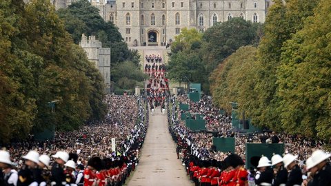 Cerca de 250 mil compareceram ao velório da rainha, diz governo - Imagem: reprodução grupo bom dia