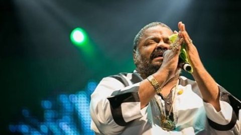 A família de Arlindo Cruz destaca seu legado e agradece o carinho dos fãs em nota emocionada durante o velório - Imagem: Redes Sociais
