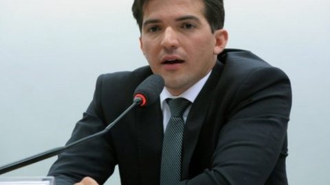Rubinho Nunes alega que não cometeu ilegalidade e que a postagem foi removida rapidamente após surgirem dúvidas sobre sua veracidade - Imagem: Divulgação/Câmara dos Deputados