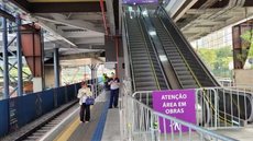 Escadas rolante paralisadas no sentido Capão Redondo da estação Santo Amaro, da Linha 5-Lilás - Imagem: Reprodução / TV Globo / Hermínio Bernardo