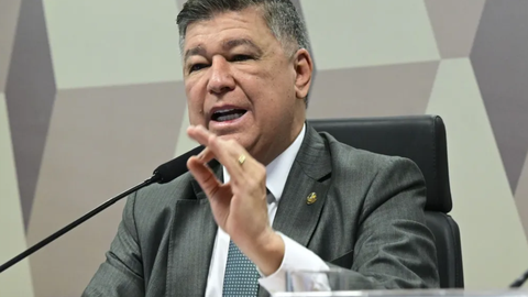 Carlos Viana conduz trabalhos da CPMI do INSS - Imagem: Geraldo Magela/Agência Senado