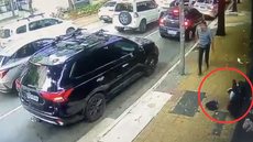 diplomata inicia sua recuperação em casa - Imagem: Reprodução / Câmera de Segurança