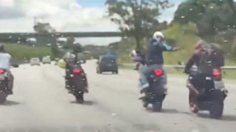 VÍDEO de assalto à mão armada na Rodovia dos Imigrantes viraliza e acende alerta - Imagem: reprodução Instagram