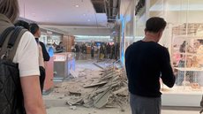 Desabamento de teto assusta clientes no Shopping Iguatemi - Imagem: Reprodução / Marina Schvartsman