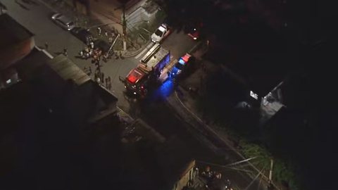 Explosão após vazamento de gás deixa feridos no Jardim Ângela - Imagem: Reprodução / Globocop