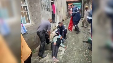 Idosa cai em buraco aberto durante obra em SP - Imagem: Reprodução / Redes Sociais