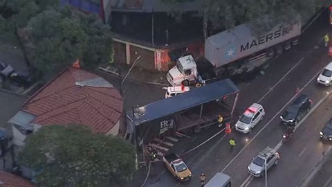 Motoristas são aconselhados a usar a Avenida Paes de Barros como rota alternativa para evitar o trecho afetado pelo acidente - Imagem: Reprodução/TV Globo