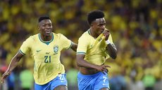 Luiz Henrique e Vini Jr. comemoram primeiro gol da partida - Imagem: Reprodução/André Durão
