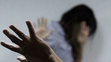 Com ferimentos severos, a vítima foi hospitalizada e já recebeu alta, enquanto o agressor permanece sob custódia policial - Imagem: Reprodução/Redes Sociais